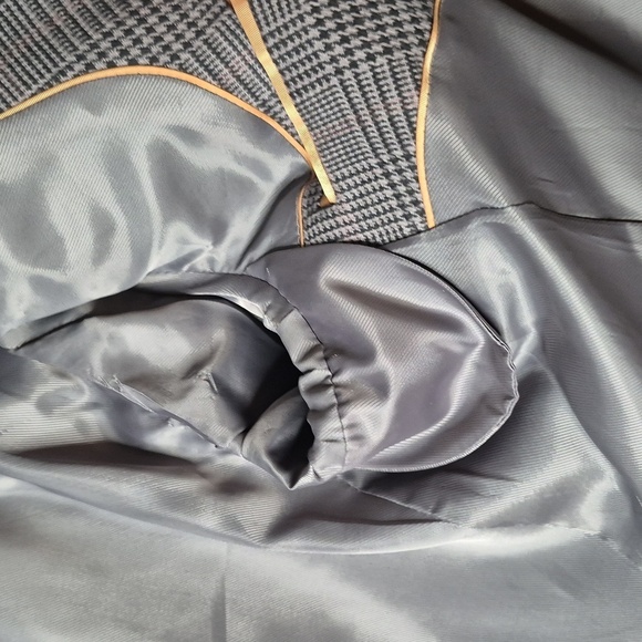 Madison Men's Gray Plaid Blazer Gorgeous! - Picture 10 of 16